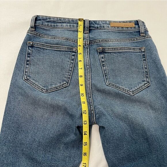 Cello Distressed Raw Hem Jeans Size 5 - Picture 11 of 11